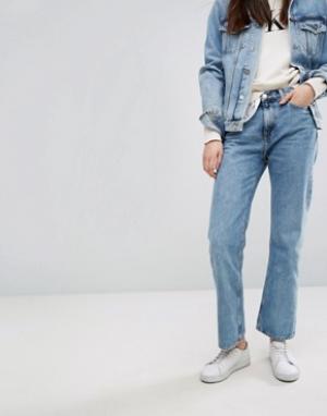 Прямые укороченные джинсы в винтажном стиле с завышенной талией Calvin Klein. Цвет: синий