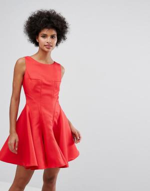 Приталенное платье мини со свободной юбкой Chi London. Цвет: красный