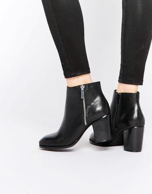 Черные кожаные ботинки с каблуком и молниями Sandi Faith. Цвет: черный