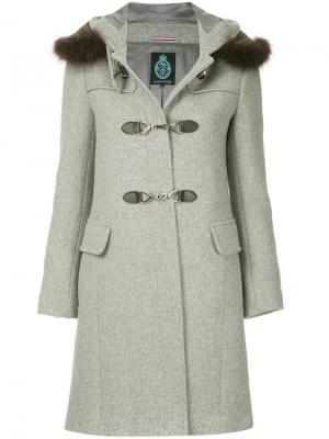 Двубортное пальто с капюшоном меховой оторочкой Guild Prime. Цвет: серый