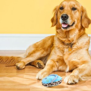 Жевательная игрушка для домашних животных в форме тапочки SHEIN. Цвет: синий