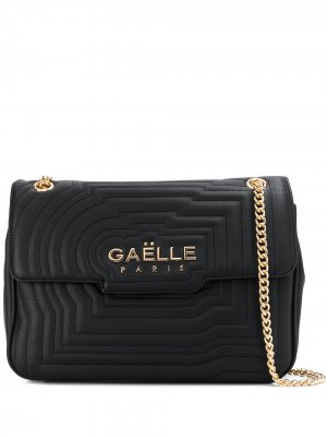 Фактурная сумка на плечо с металлическим логотипом Gaelle Bonheur. Цвет: черный