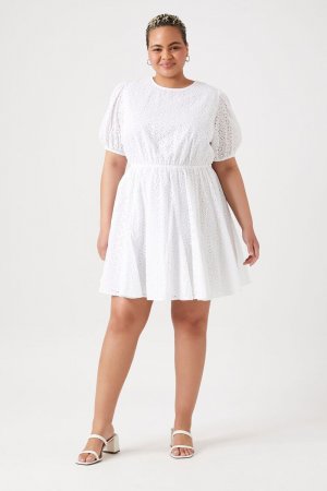 Мини-платье больших размеров с цветочным принтом и люверсами , белый Forever 21