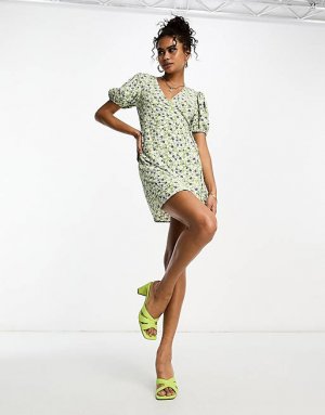 Гламурное зеленое мини-платье с короткими рукавами и запахом в стиле ретро цветочным принтом Glamorous