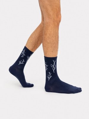 Носки мужские темно-синие с рисунком в виде молний Mark Formelle. Цвет: т.синий