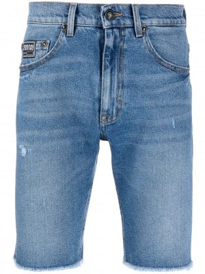 Джинсовые шорты с бахромой Versace Jeans Couture. Цвет: синий