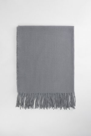 Шарф BasicScarf тонкий базовый с бахромой befree. Цвет: серый