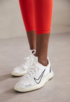Кроссовки Natural Running FREE RN FK NEXT NATURE , цвет white/black/coconut milk/photon dust Nike
