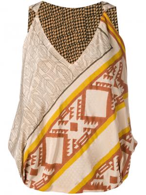 Блузка с вышивкой Volantis G.V. Majil. Цвет: многоцветный