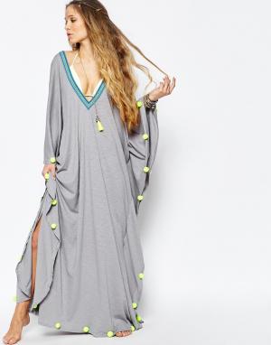 Пляжное платье с помпонами Pitusa. Цвет: серый