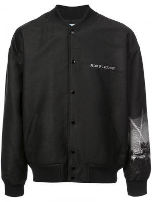 Куртка-бомбер с принтом Adaptation. Цвет: черный