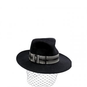 Вечерняя фетровая шляпа с декором Philip Treacy. Цвет: чёрный