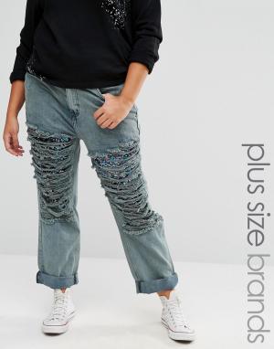 Рваные джинсы бойфренда с отделкой пайетками Alice & You. Цвет: синий