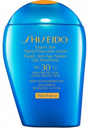 Солнцезащитный антивозрастной лосьон Expert Sun SPF30 Shiseido. Цвет: бесцветный