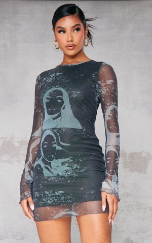Темно-угольное облегающее платье из сетчатой ​​ткани с длинными рукавами и принтом лица PrettyLittleThing