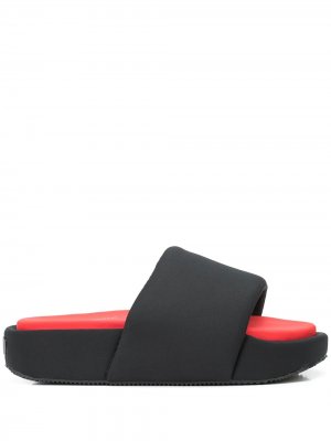 Двухцветные шлепанцы с открытым носком Y-3. Цвет: черный