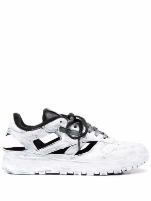 Cut out-detail lace-up trainers Maison Margiela x Reebok. Цвет: белый
