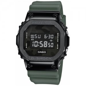 Наручные часы G-Shock GM-5600B-3ER, черный, зеленый CASIO. Цвет: хаки