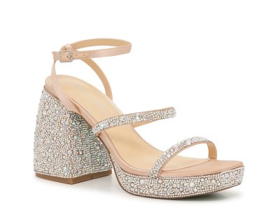 Сандалии Jany Rhinestone на платформе Betsey Johnson