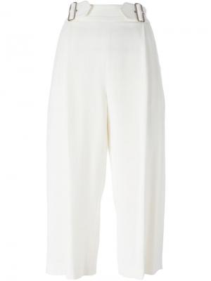 Укороченные брюки A.L.C.. Цвет: белый
