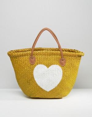 Соломенная сумка-тоут с изображением сердца Hat Attack. Цвет: бежевый