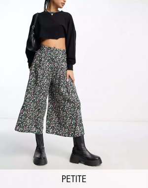 Черные укороченные брюки с цветочным принтом New Look. Цвет: черный