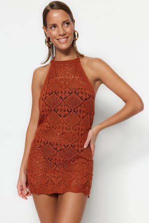 Мини-трикотажное пляжное платье облегающего плитку с глубоким вырезом на спине , коричневый Trendyol
