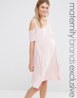 Приталенное платье для беременных с вырезами на плечах Bluebelle Mater Maternity. Цвет: розовый