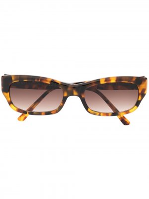 Солнцезащитные очки в оправе черепаховой расцветки AMI Paris. Цвет: коричневый