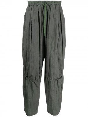 Зауженные брюки с драпировкой Yoshiokubo. Цвет: зеленый