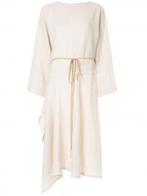 Платье асимметричного кроя с поясом Seya.. Цвет: белый