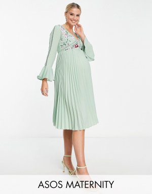 Плиссированное платье миди цвета шалфея с вышивкой DESIGN Maternity Asos