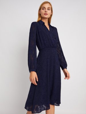 Шифоновое платье-рубашка длины миди с цветочным узором zolla. Цвет: синий