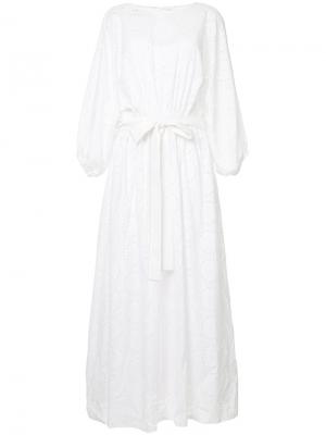 Длинное платье с поясом и вышивкой N Duo. Цвет: белый