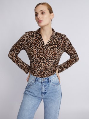 Трикотажная блузка с длинным рукавом и леопардовым принтом zolla. Цвет: бежевый