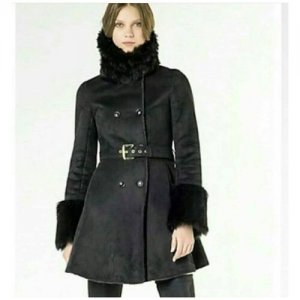 Женская куртка на пуговицах PATRIZIA PEPE. Цвет: черный