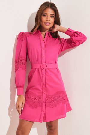 Платье-рубашка с длинными рукавами кружевной вставкой и поясом , розовый Lipsy