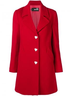 Приталенное пальто строгого кроя Love Moschino. Цвет: красный