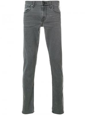 Зауженные джинсы J Brand. Цвет: серый