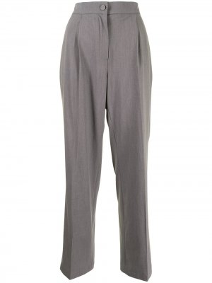Габардиновые брюки строгого кроя со складками GOODIOUS. Цвет: серый