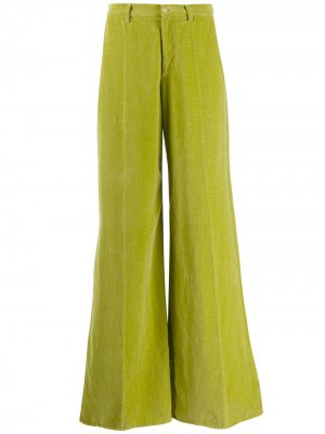 Бархатные расклешенные брюки Foglia Forte. Цвет: зеленый