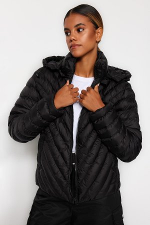 Куртка-пуховик приталенная водоотталкивающая с капюшоном, черный Trendyol