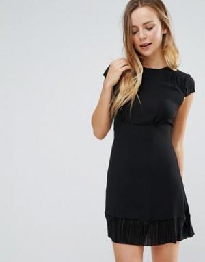 Облегающее платье с короткими рукавами Wal G. Цвет: черный