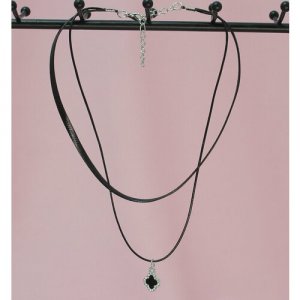 Чокер тканевой с подвеской, стекло, эмаль, минеральное длина 38 см, черный, серебряный Fashion jewelry. Цвет: черный/серебристый