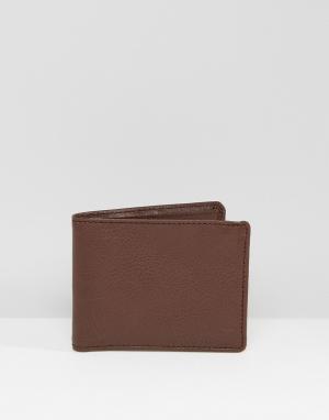 Коричневый кожаный бумажник с отделением для мелочи Hollister. Цвет: коричневый