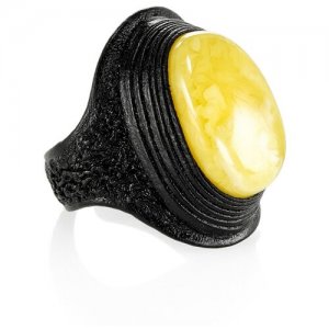 Крупное кольцо-перстень из натуральной кожи с овальной вставкой медового янтаря «Нефертити» Amberholl