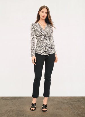 Блуза с V-образным вырезом и закрученным спереди дизайном Donna Karan