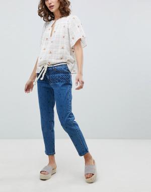 Укороченные джинсы с вышивкой Vanessa Bruno Athé. Цвет: синий