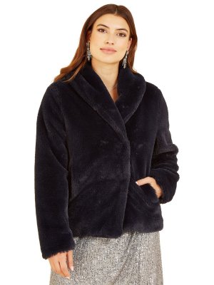 Короткое пальто из искусственного меха с запахом , черный Yumi. Цвет: черный