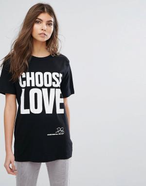 Черная футболка с принтом Choose Love Help Refugees. Цвет: черный